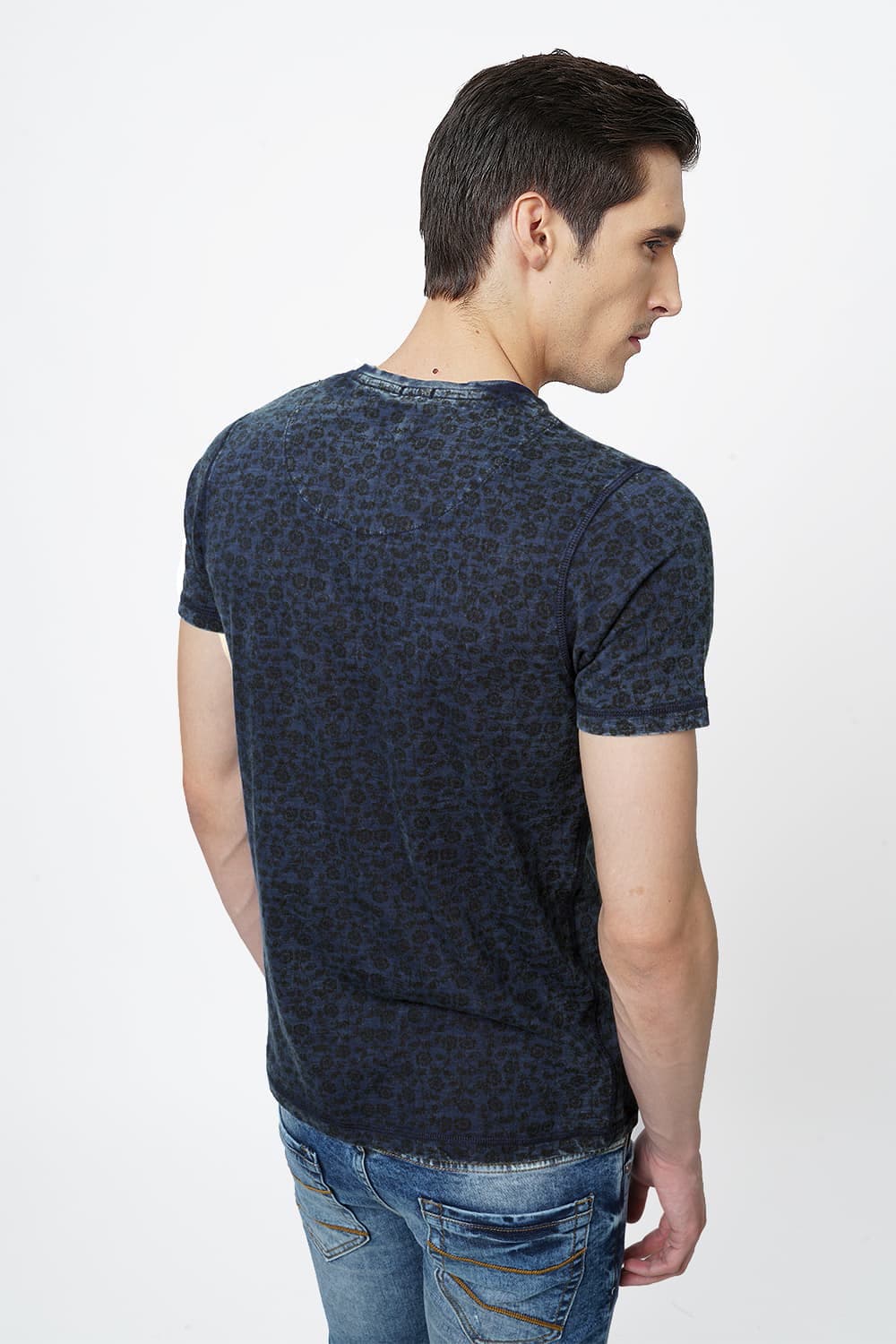 BASICS MUSCLE FIT PRINTED HENLEY T.SHIRT
