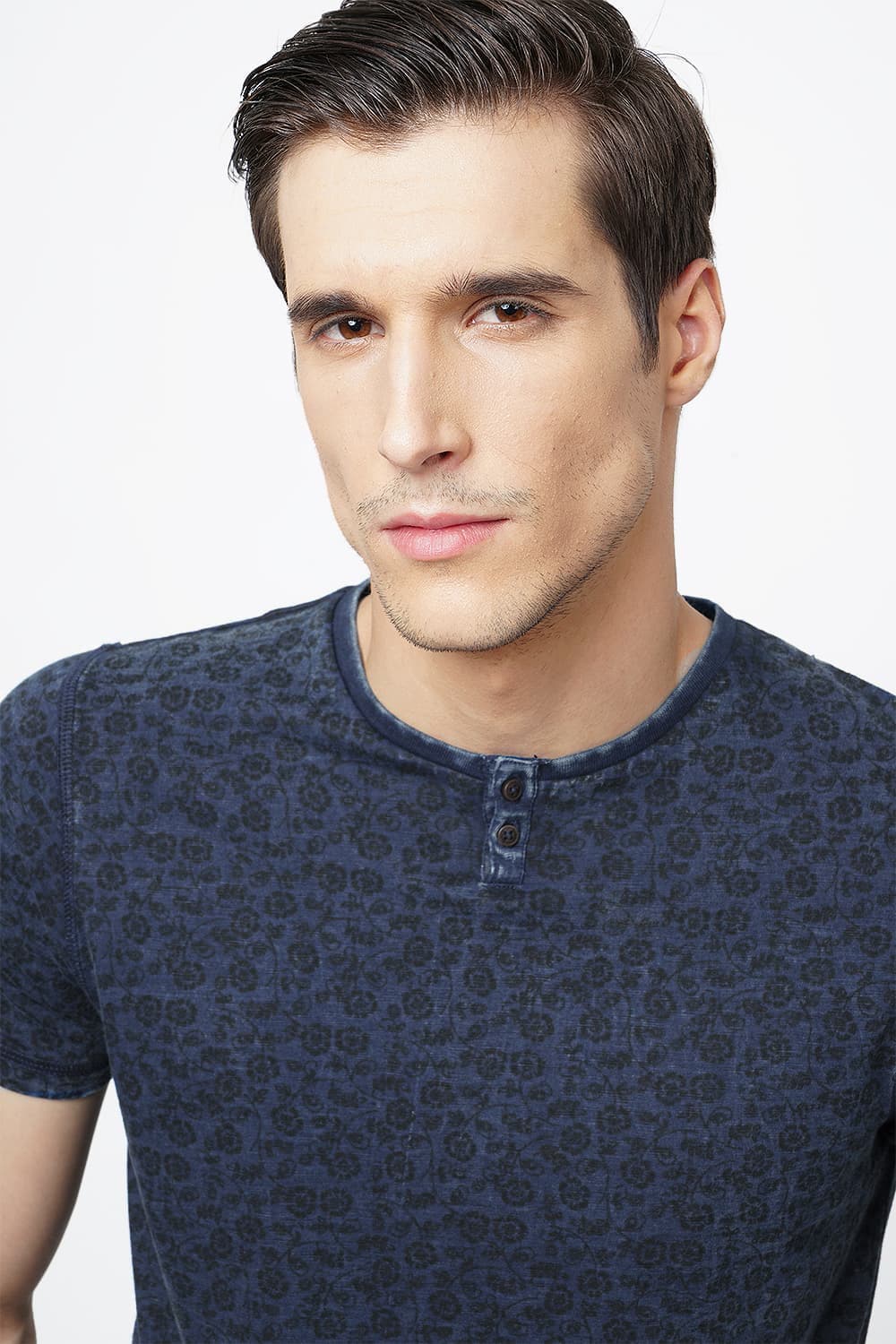BASICS MUSCLE FIT PRINTED HENLEY T.SHIRT