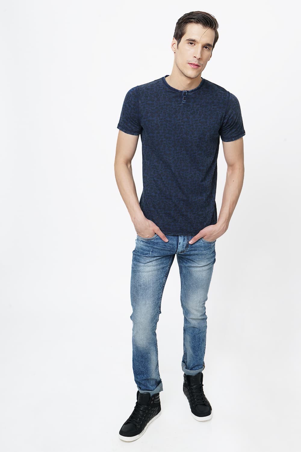 BASICS MUSCLE FIT PRINTED HENLEY T.SHIRT