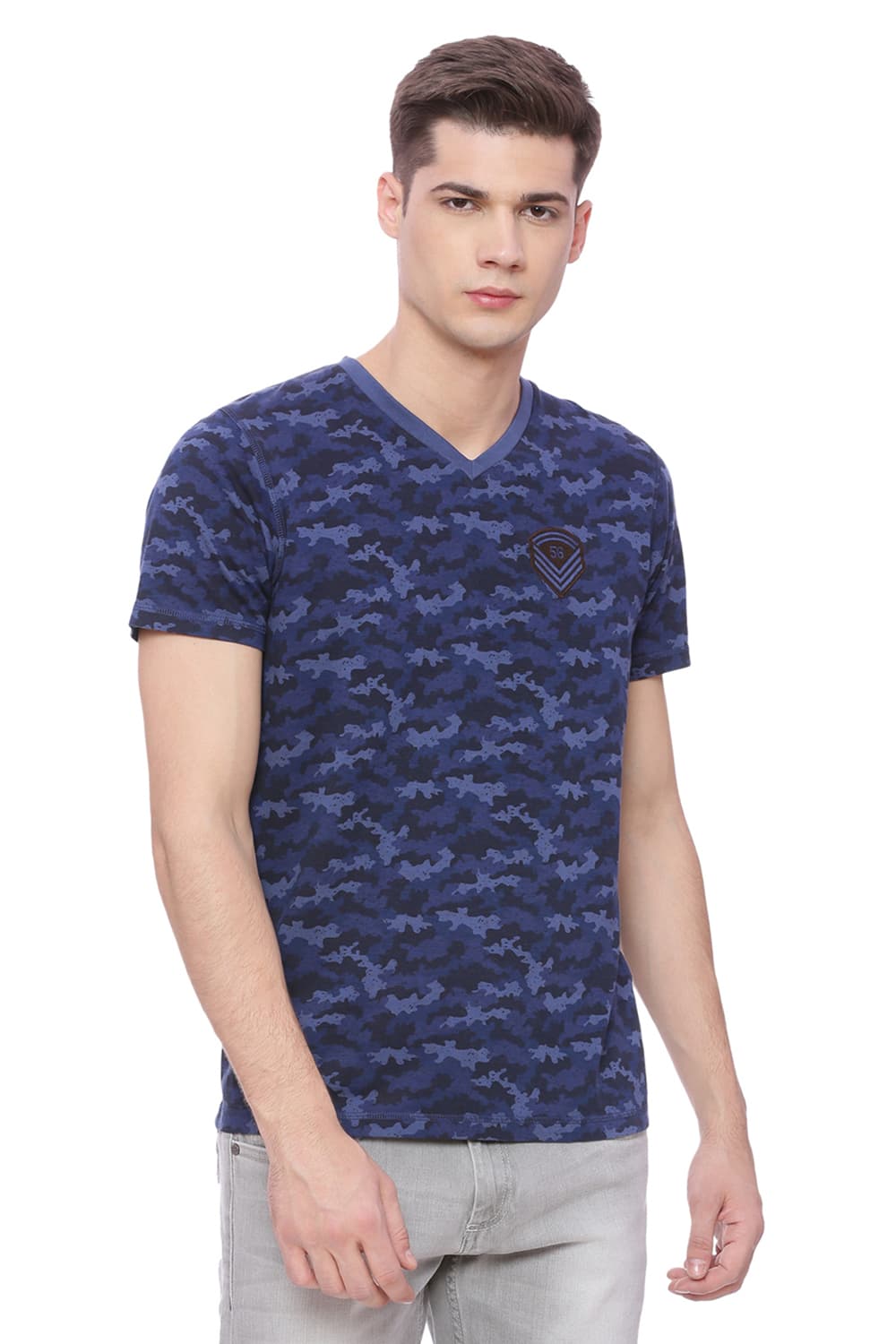 BASICS MUSCLE FIT V NECK T SHIRT