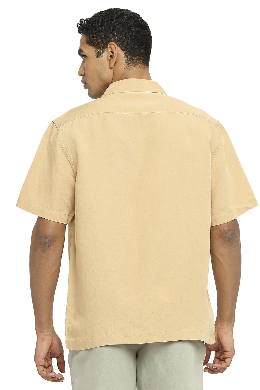 BASICS RELAXED FIT LINEN VISCOSE HALFSLEEVES SHIRT