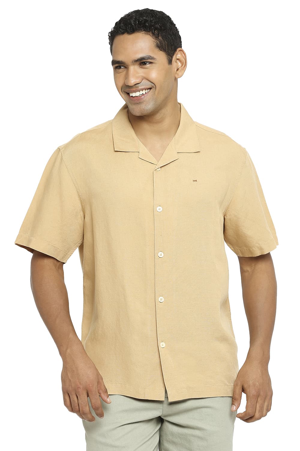 BASICS RELAXED FIT LINEN VISCOSE HALFSLEEVES SHIRT