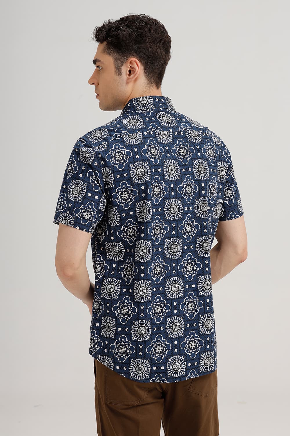 SLIM FIT COTTON POPLIN PRINTED HALFSLEEVES SHIRT