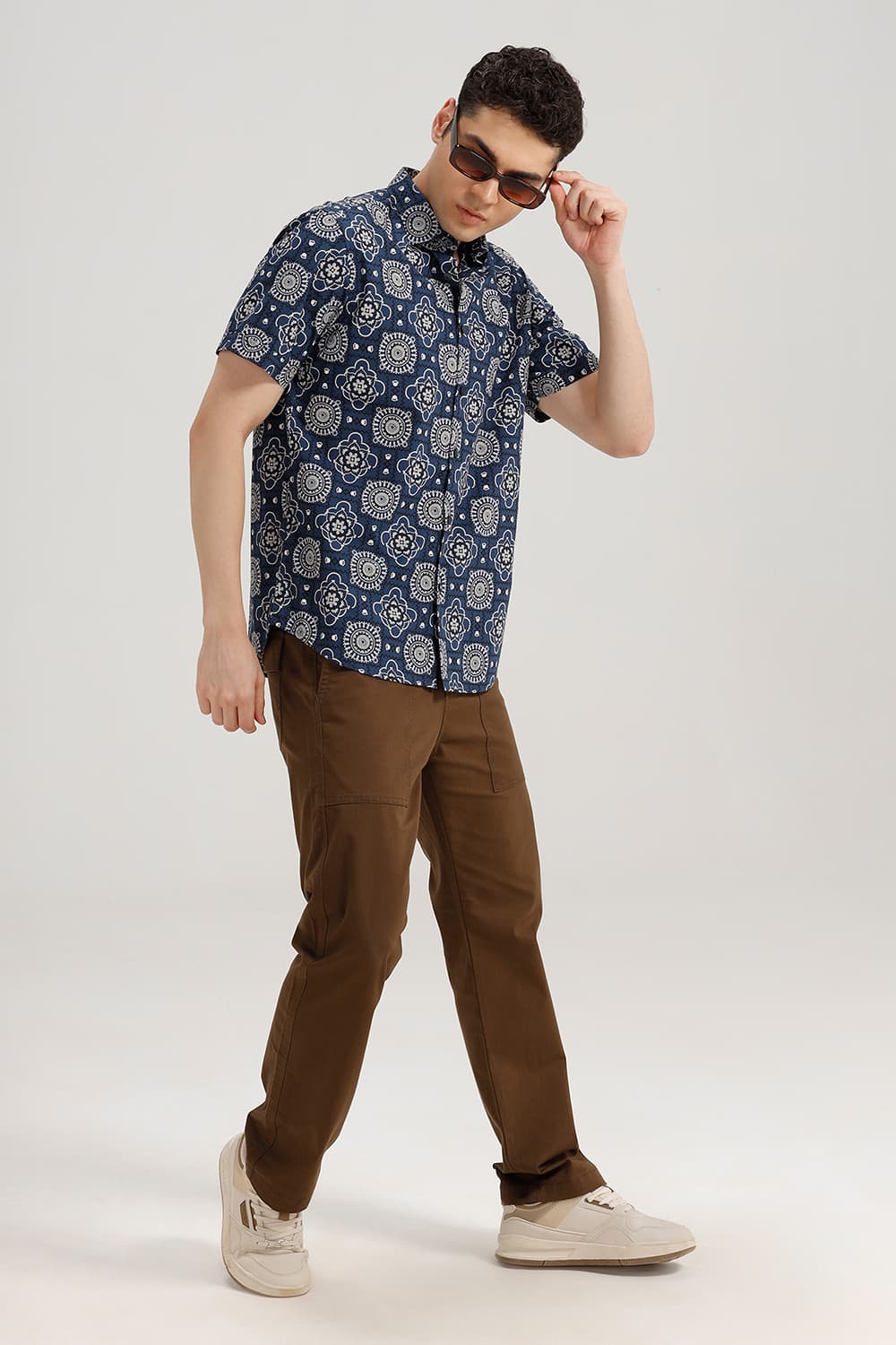 SLIM FIT COTTON POPLIN PRINTED HALFSLEEVES SHIRT