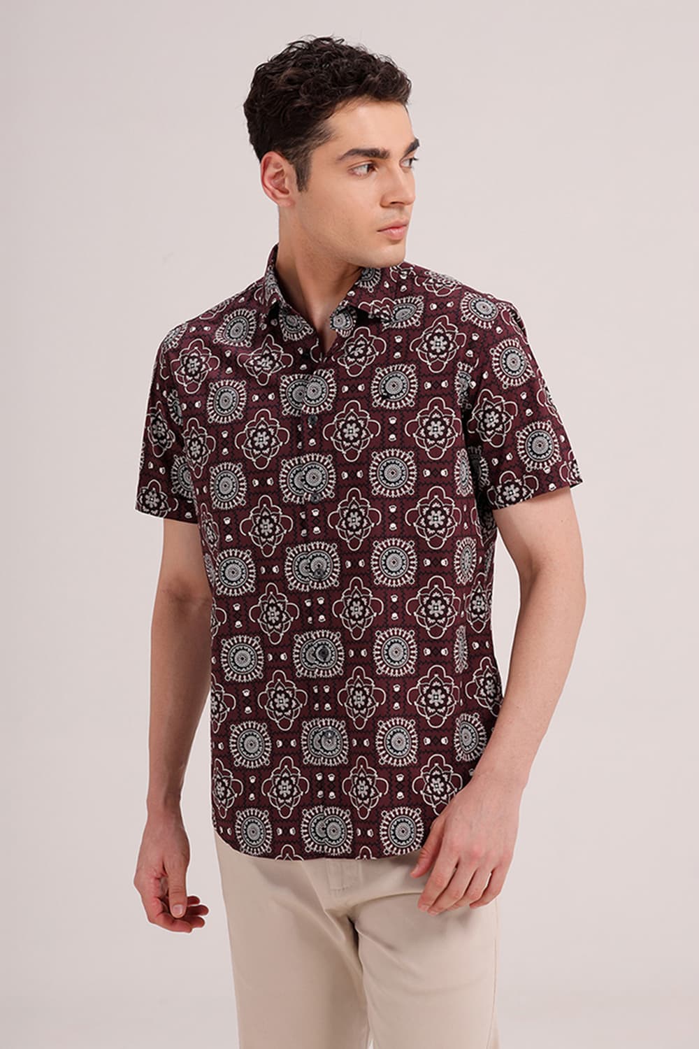 SLIM FIT COTTON POPLIN PRINTED HALFSLEEVES SHIRT