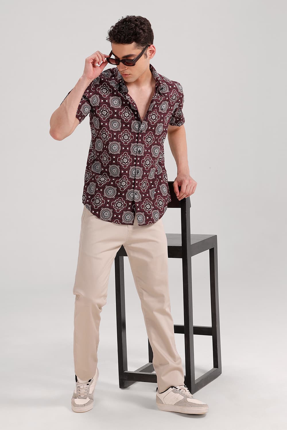 SLIM FIT COTTON POPLIN PRINTED HALFSLEEVES SHIRT