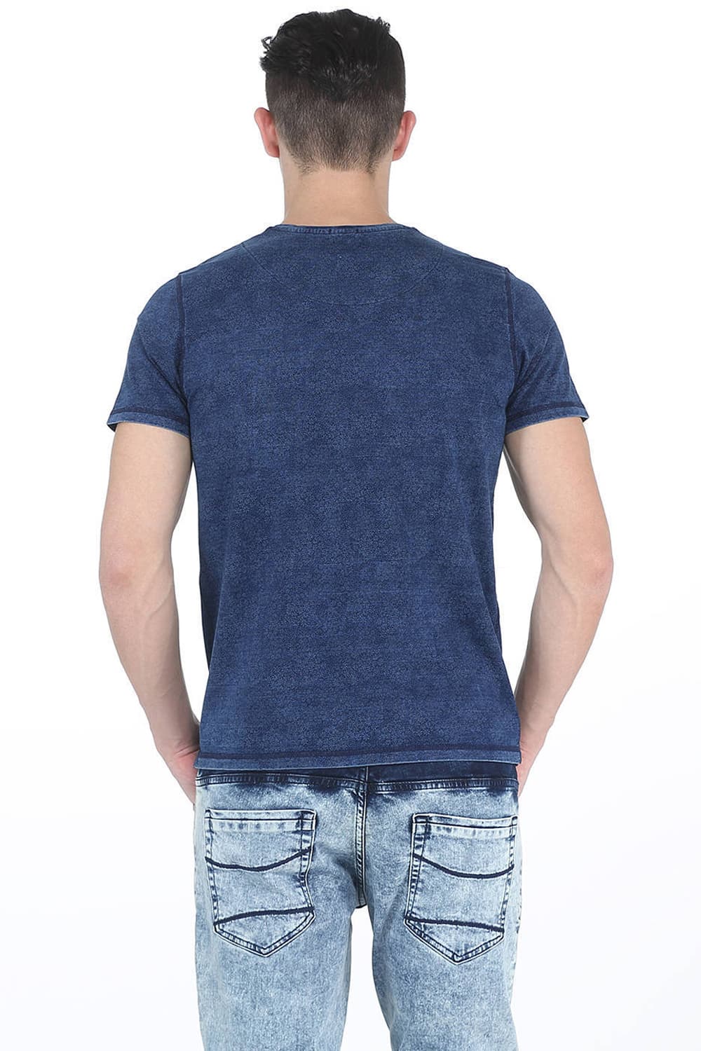 BASICS MUSCLE FIT HENLEY T SHIRT