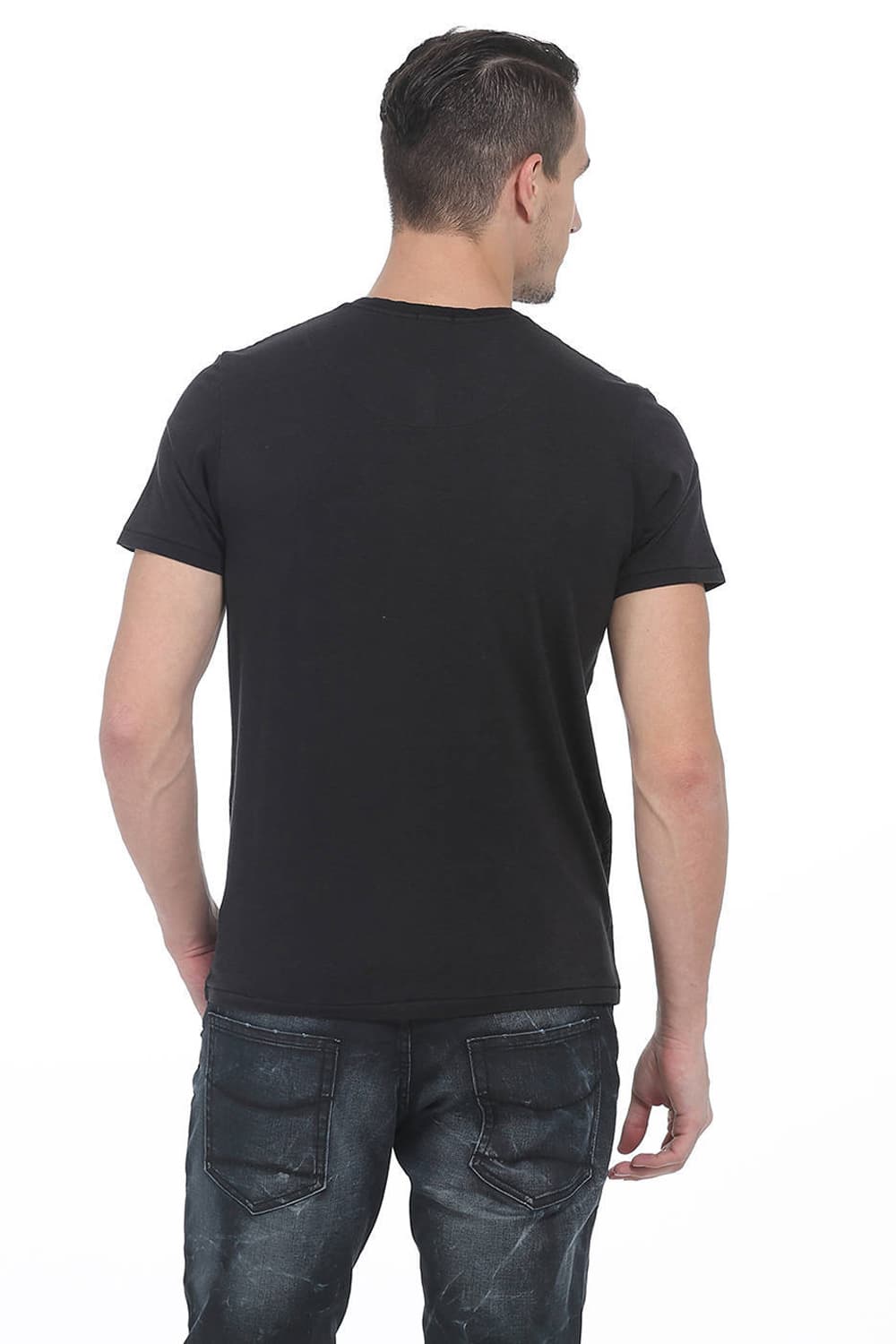 BASICS MUSCLE FIT HENLEY T SHIRT