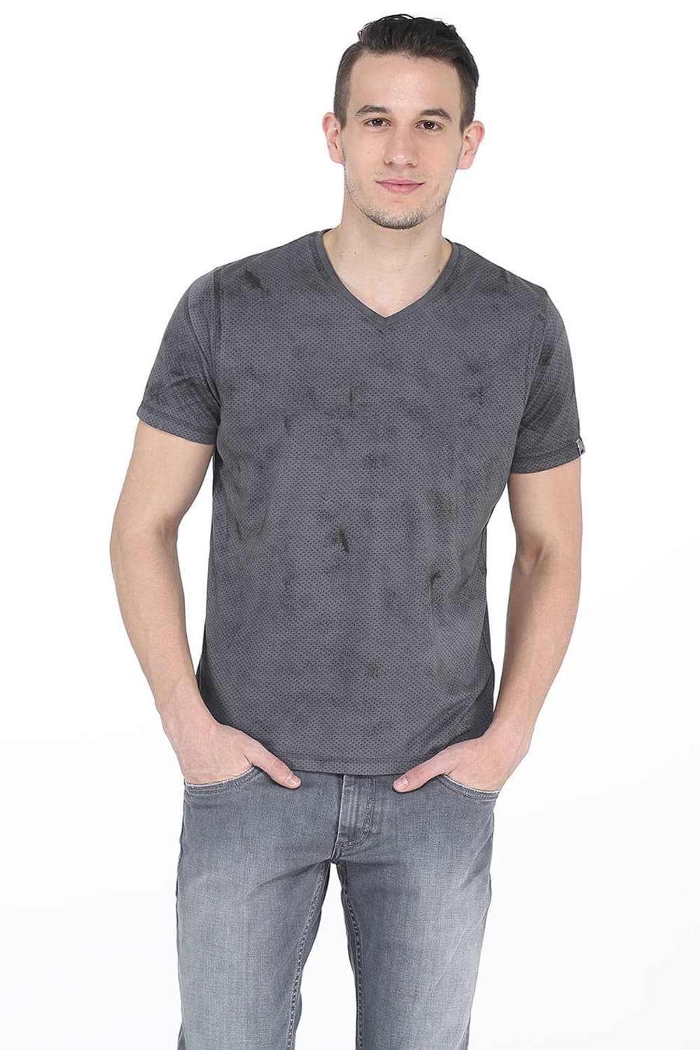 BASICS MUSCLE FIT V NECK T.SHIRT