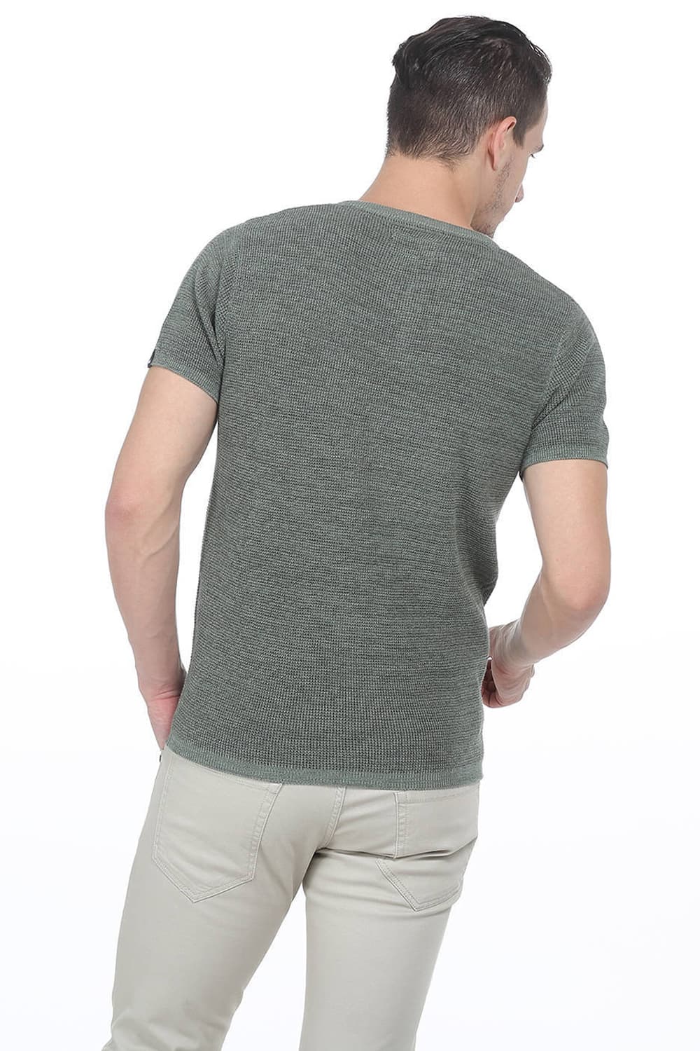 BASICS MUSCLE FIT HENLEY T.SHIRT