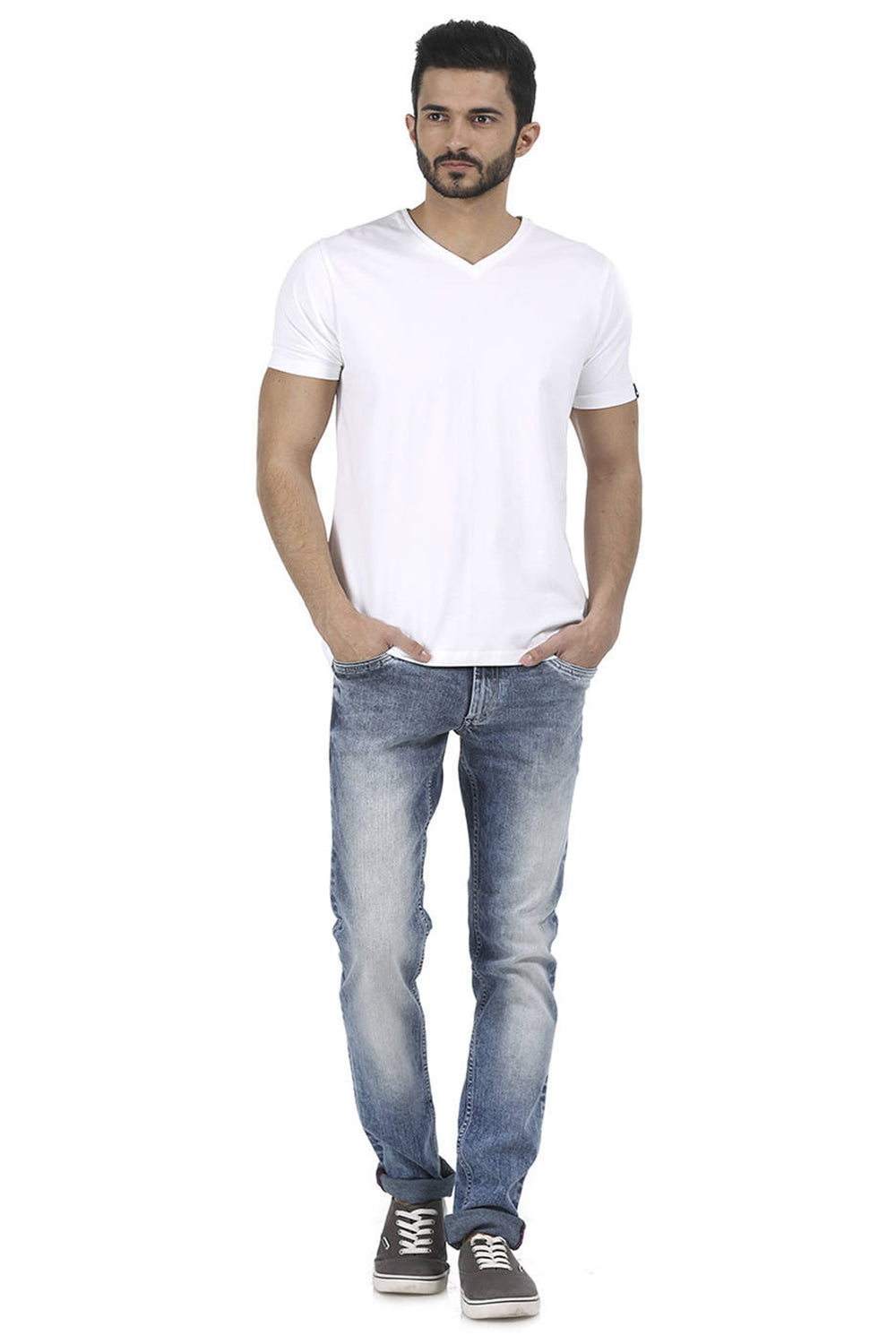 BASICS MUSCLE FIT V NECK T SHIRT