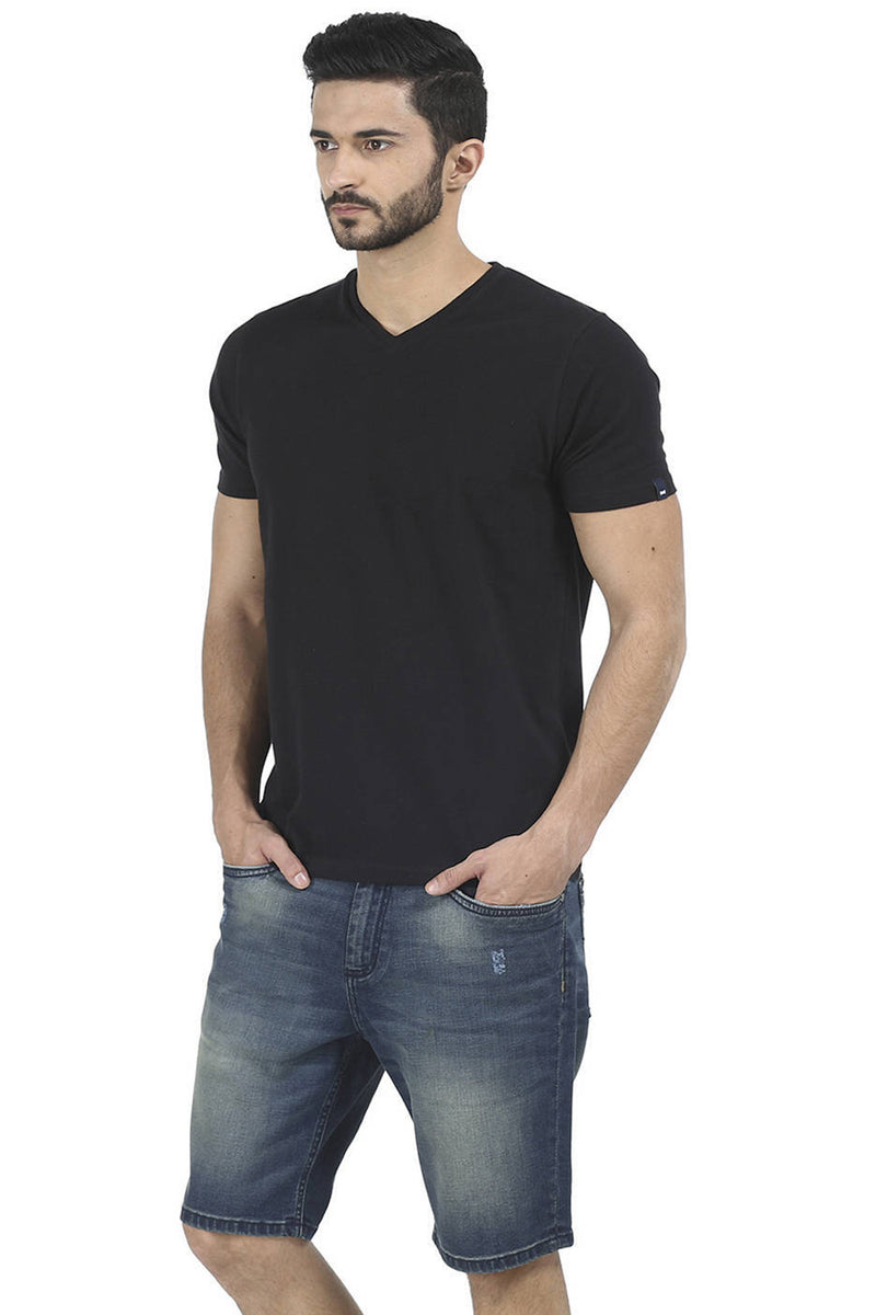 BASICS MUSCLE FIT V NECK T SHIRT