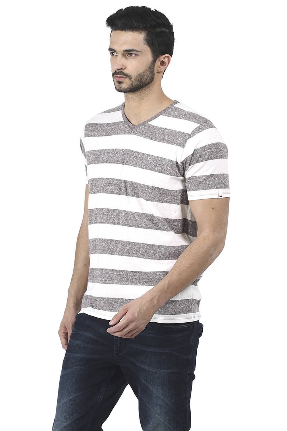 BASICS MUSCLE FIT V NECK T SHIRT