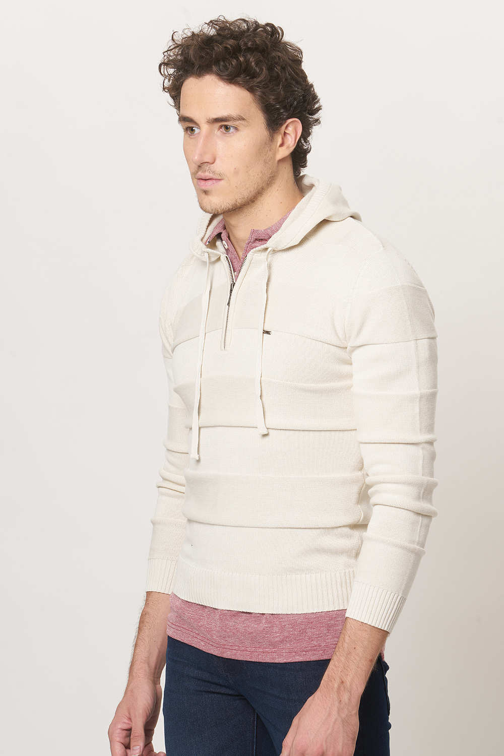 BASICS MUSCLE FIT HOODED SWEATER