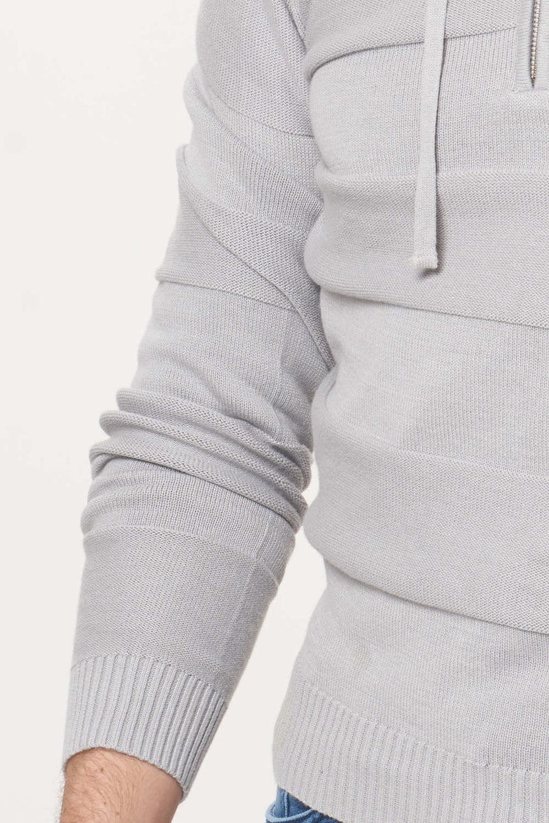 BASICS MUSCLE FIT HOODED SWEATER