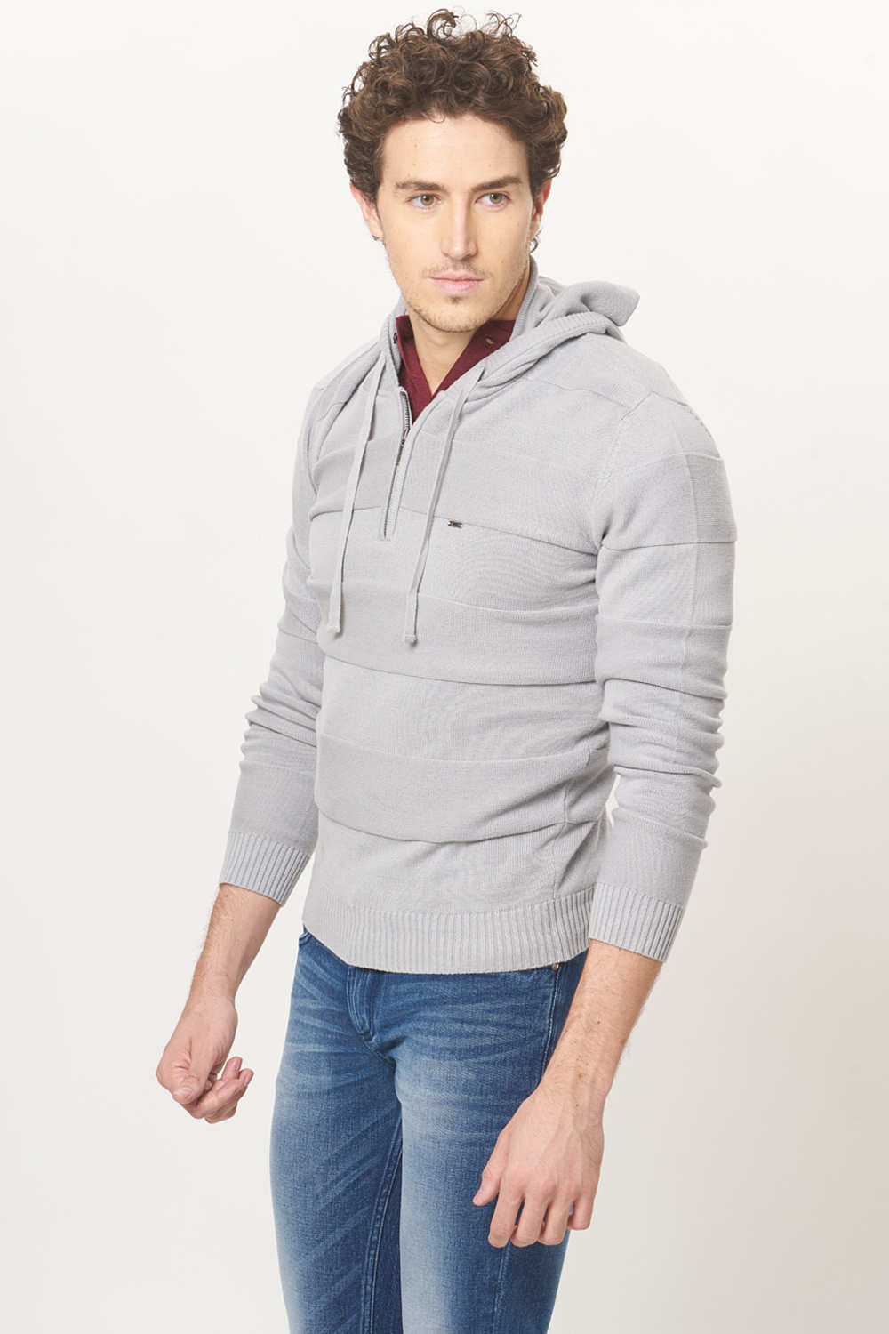 BASICS MUSCLE FIT HOODED SWEATER