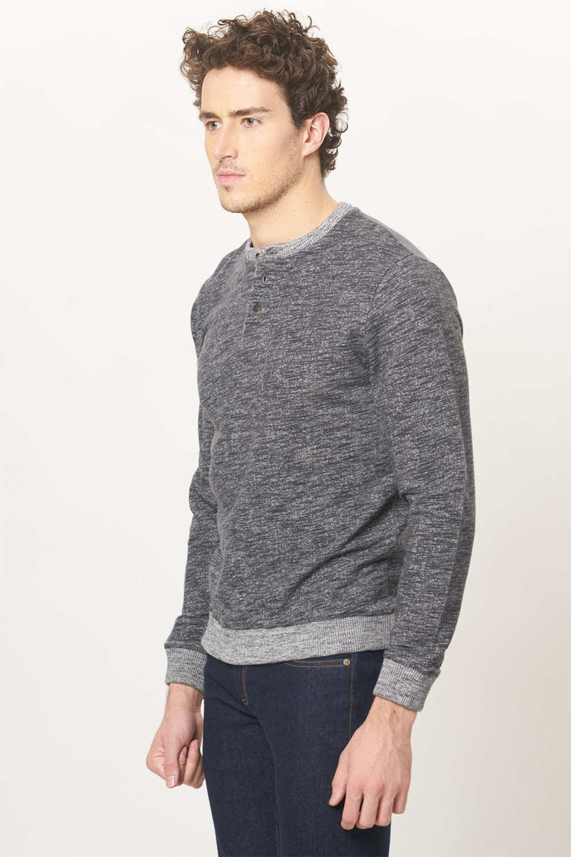 BASICS MUSCLE FIT HENLEY PULLOVER