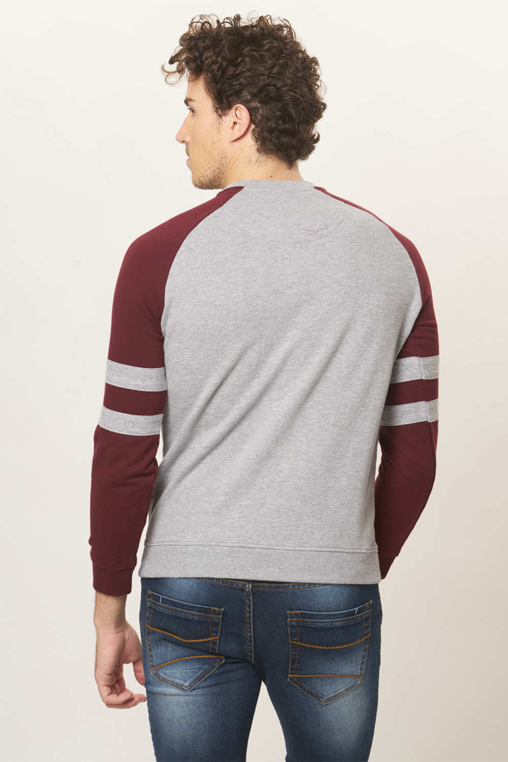 BASICS MUSCLE FIT CREW NECK PULLOVER