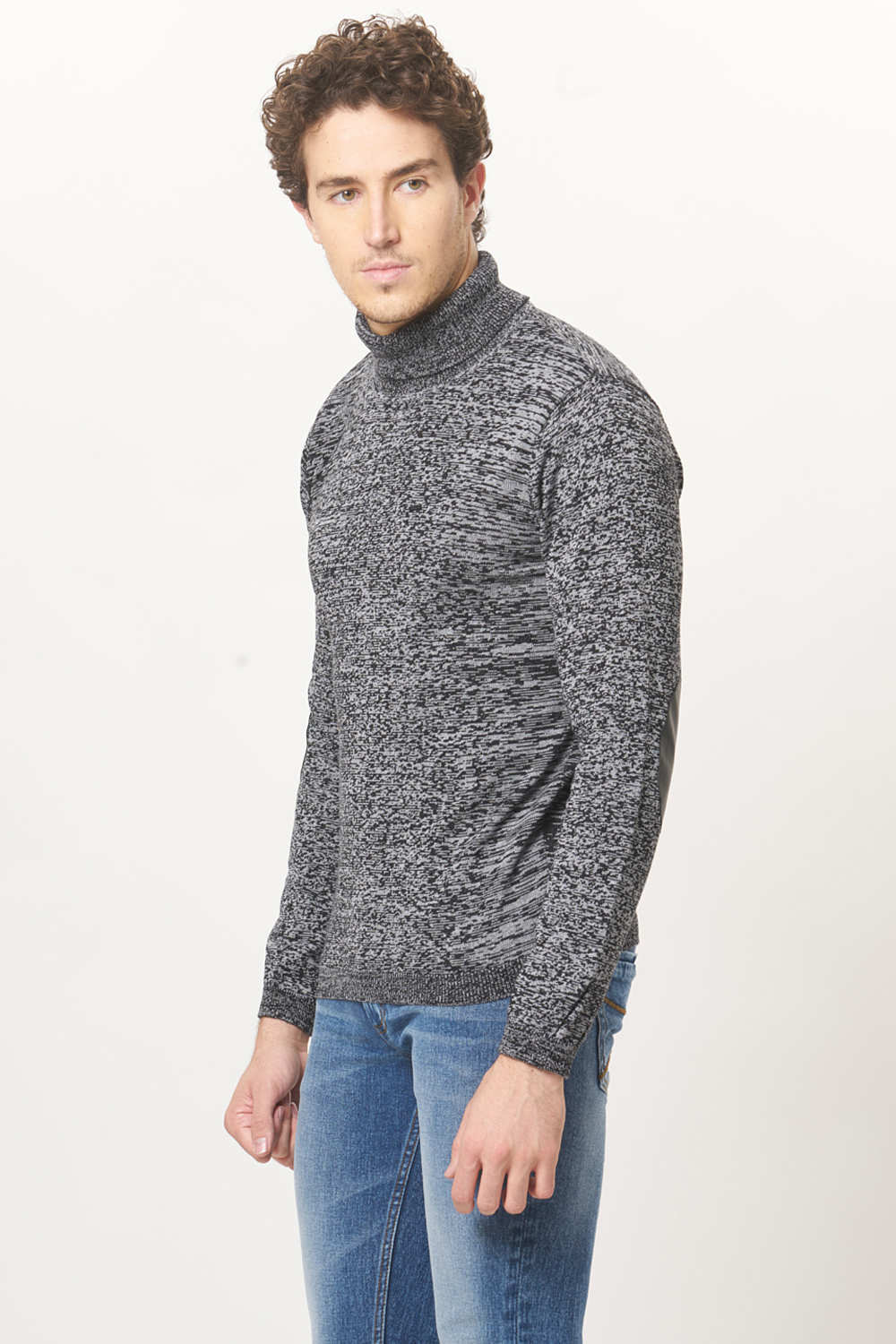 BASICS MUSCLE FIT TURTLE NECK SWEATER