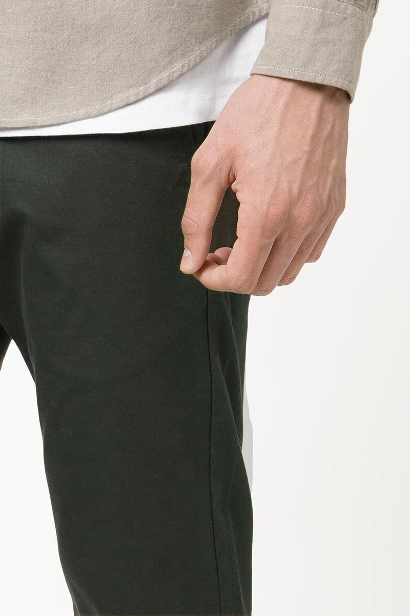 BASICS TAPERED FIT STRETCH TROUSER