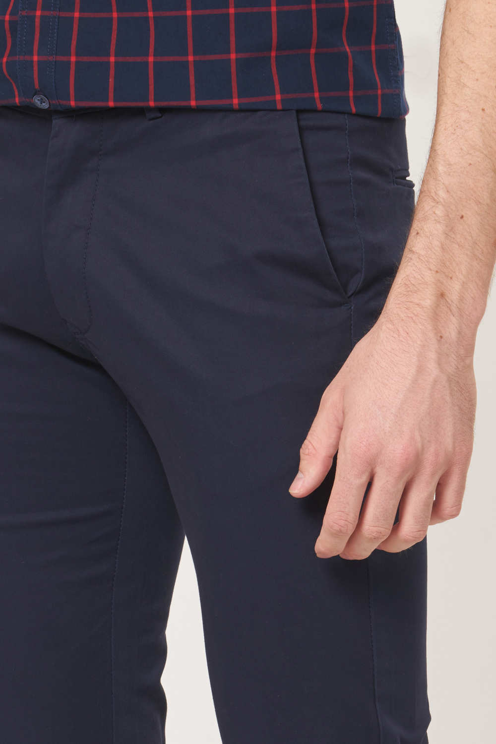 BASICS TAPERED FIT STRETCH TROUSER