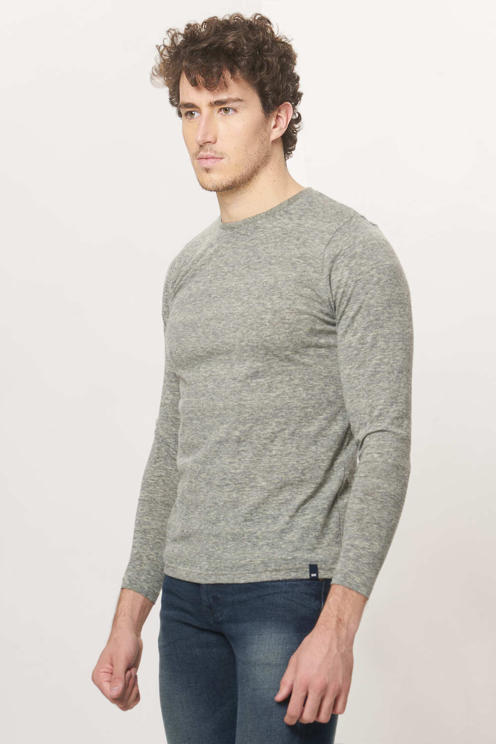 BASICS MUSCLE FIT CREW NECK FULL SLEEVE T.SHIRT