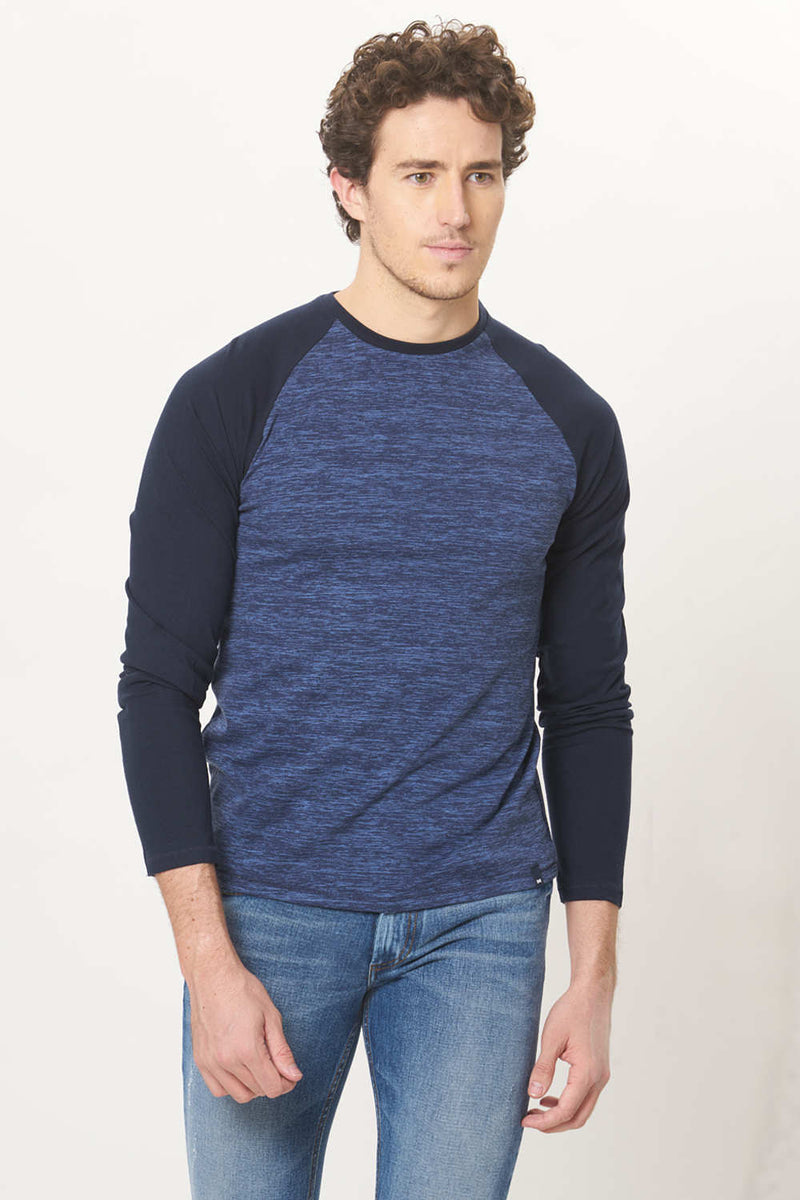 BASICS MUSCLE FIT RAGLAN LONG SLEEVE T.SHIRT