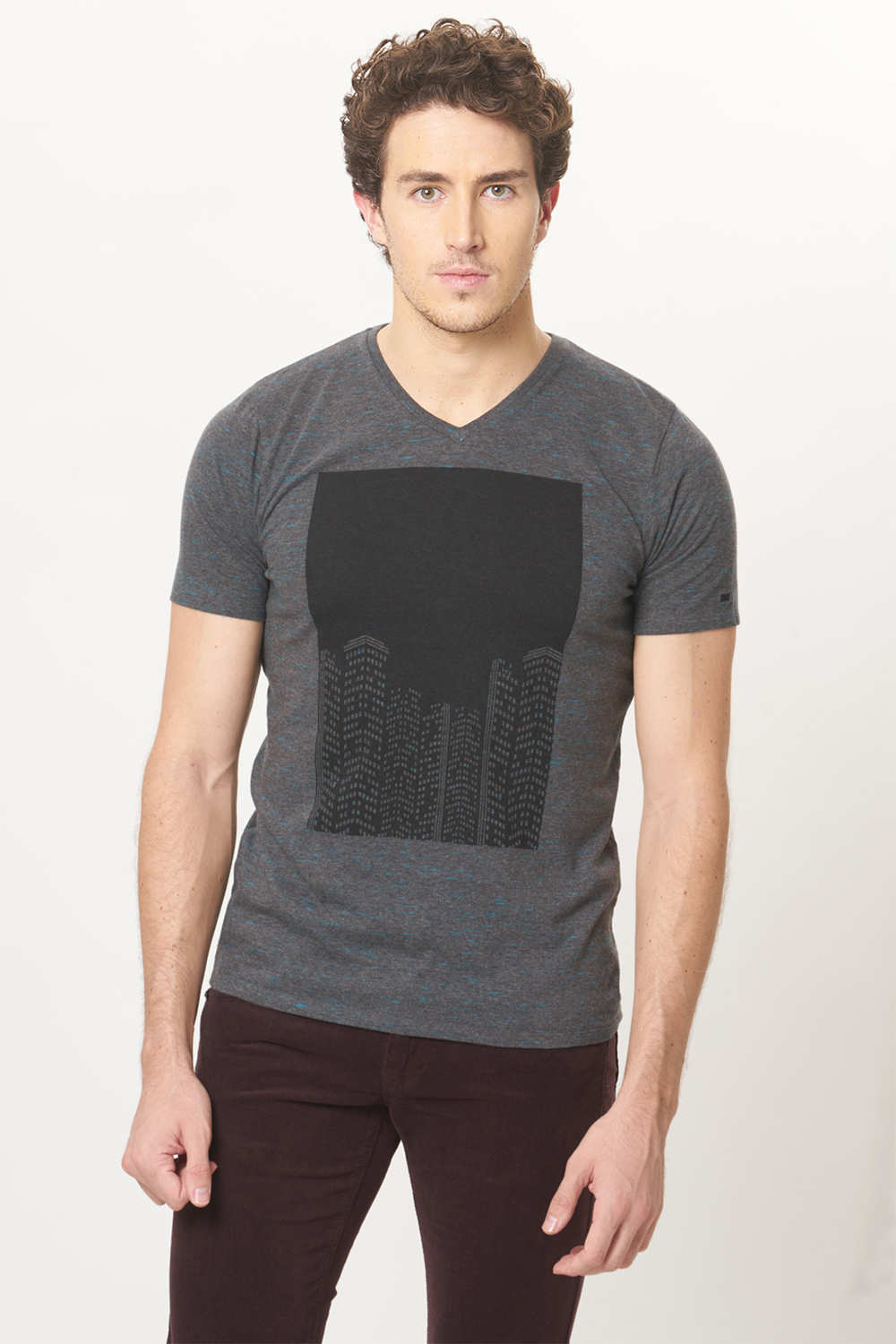 BASICS MUSCLE FIT V NECK T.SHIRT