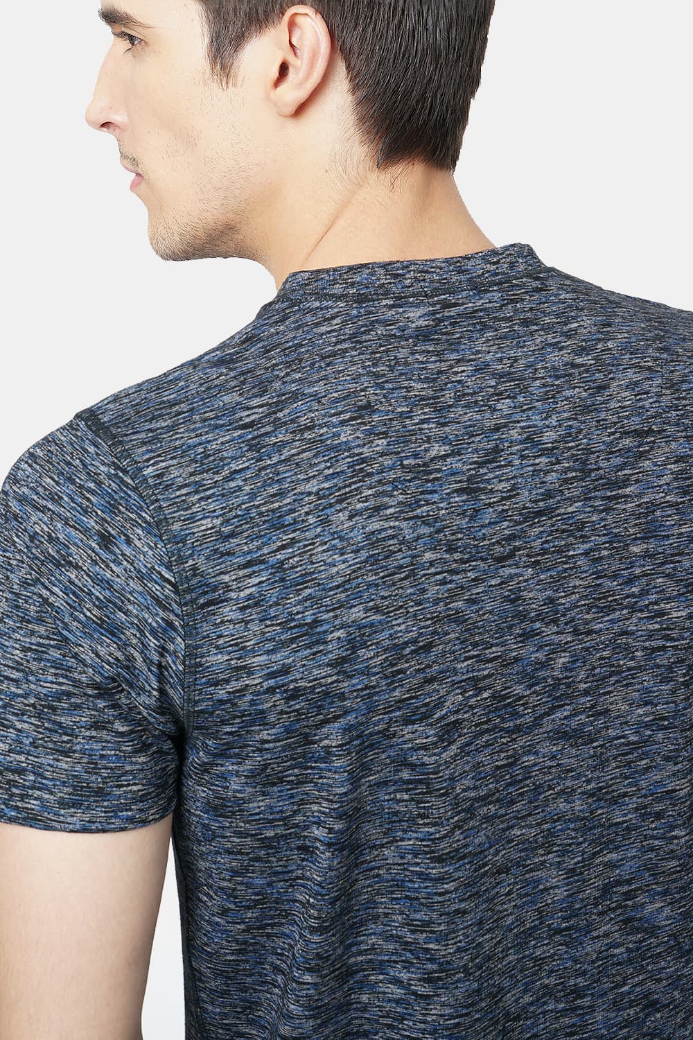 BASICS MUSCLE FIT HENLEY T.SHIRT