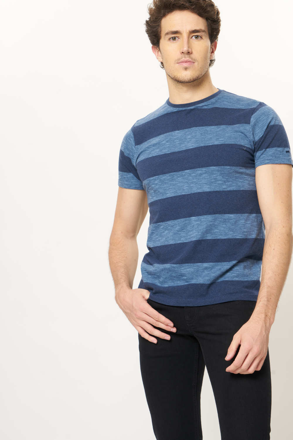 BASICS MUSCLE FIT STRIPES CREW NECK T.SHIRT