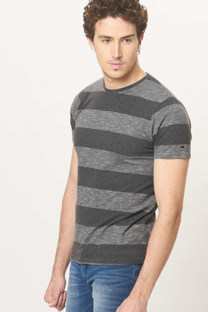 BASICS MUSCLE FIT STRIPES CREW NECK T.SHIRT