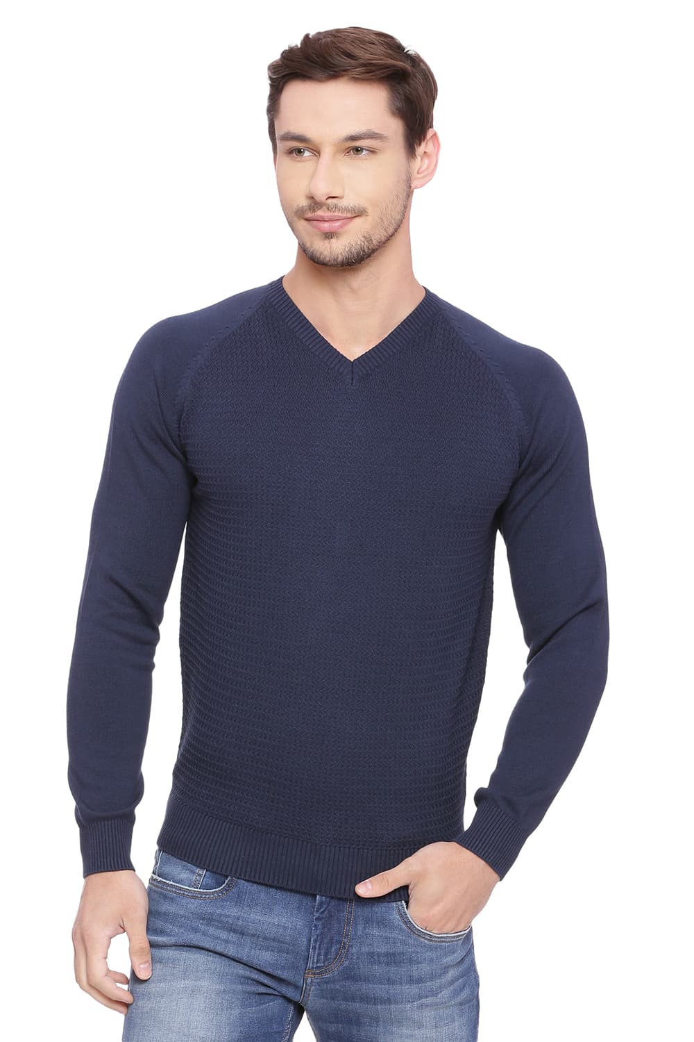 BASICS MUSCLE FIT V NECK SWEATER