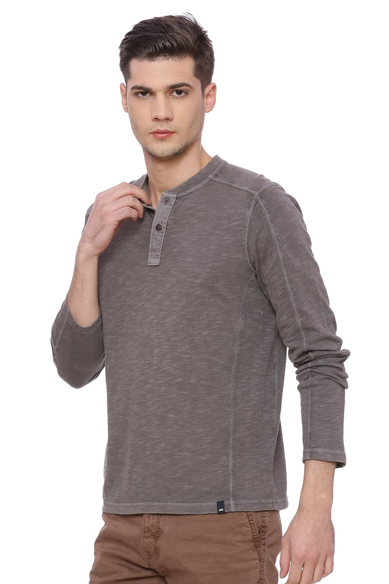 BASICS MUSCLE FIT HENLEY T SHIRT