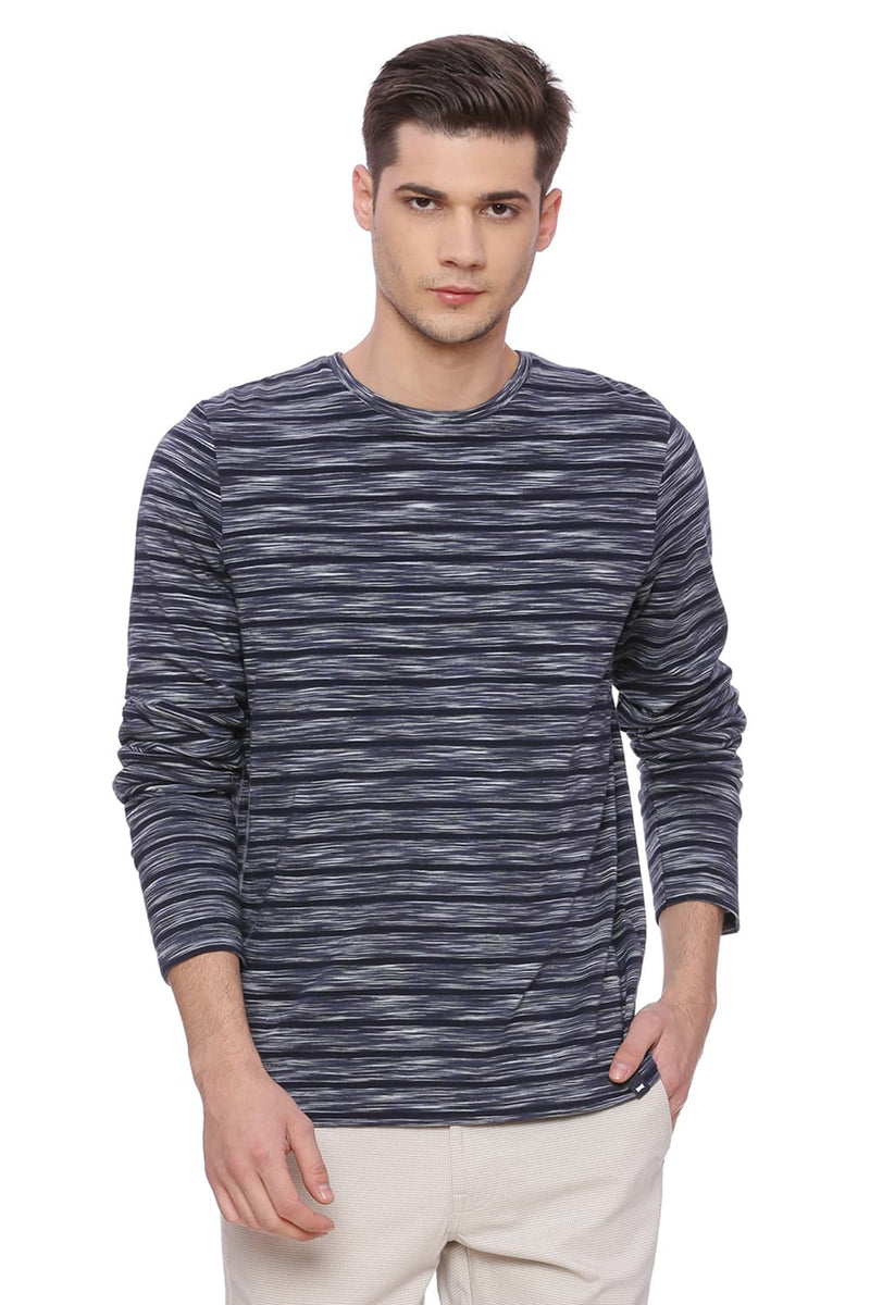 BASICS MUSCLE FIT CREW NECK T SHIRT