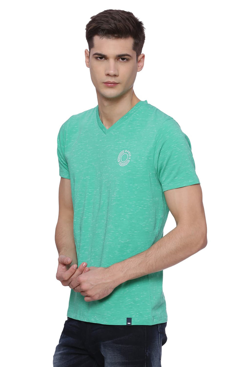 BASICS MUSCLE FIT V NECK T SHIRT