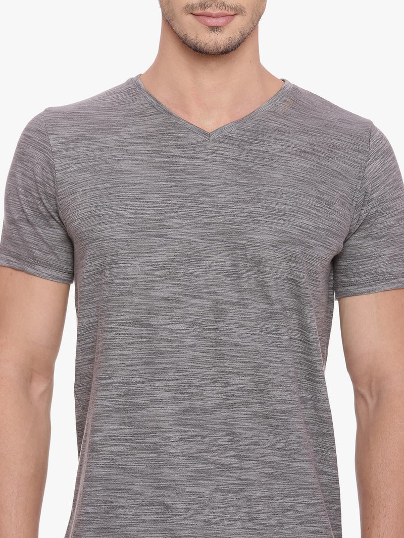 BASICS MUSCLE FIT V NECK T SHIRT