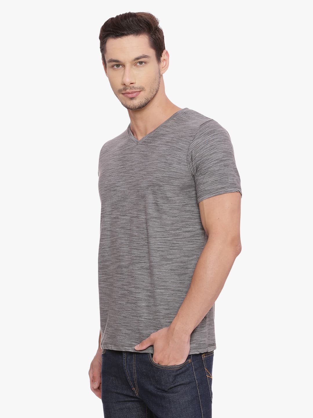 BASICS MUSCLE FIT V NECK T SHIRT