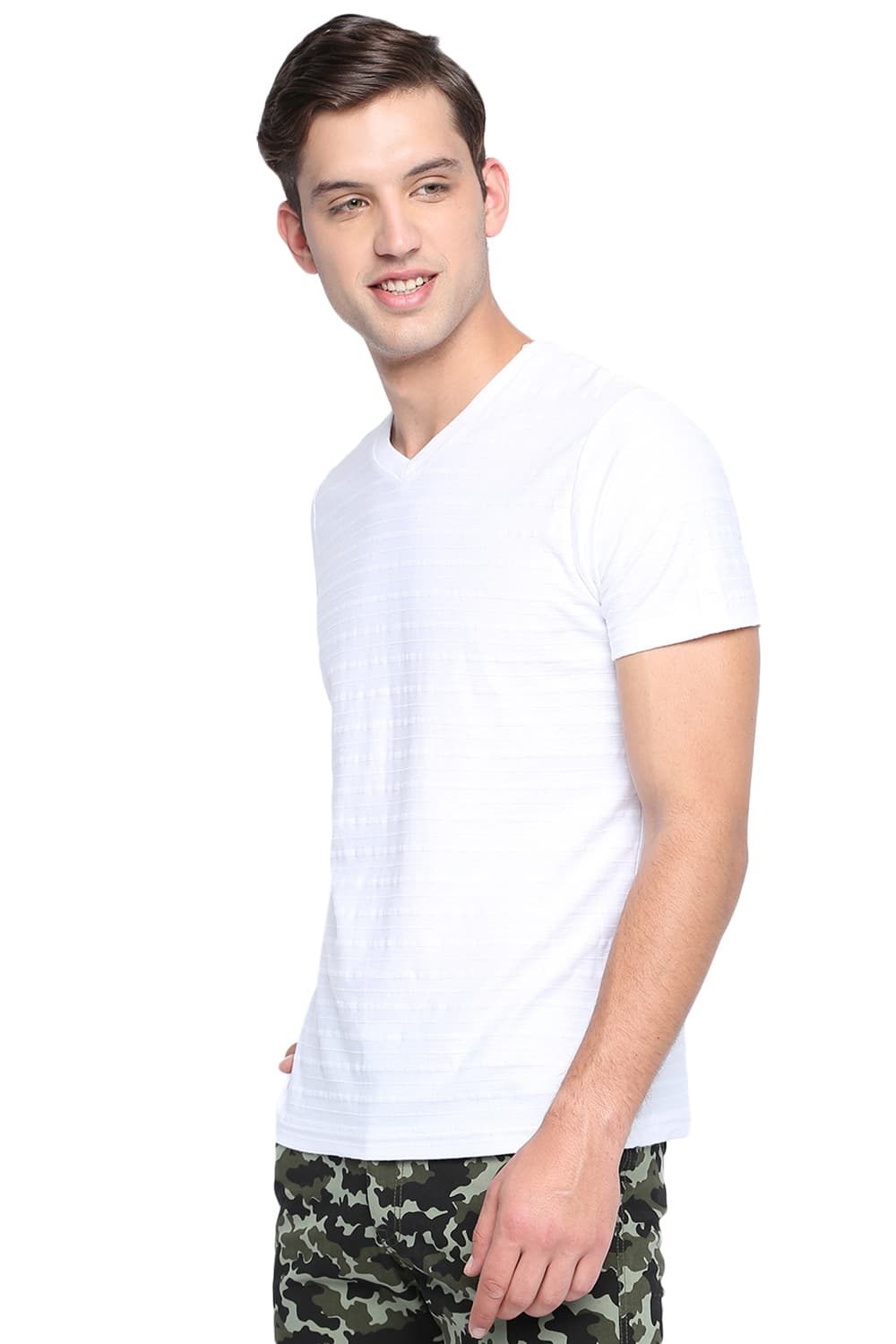 BASICS MUSCLE FIT V NECK T SHIRT