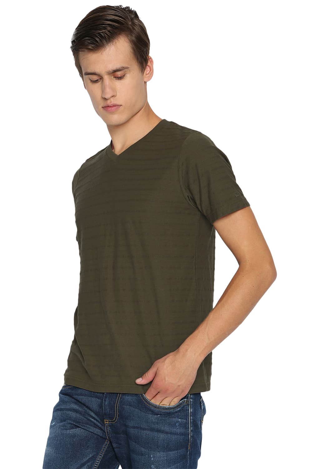 BASICS MUSCLE FIT V NECK T SHIRT