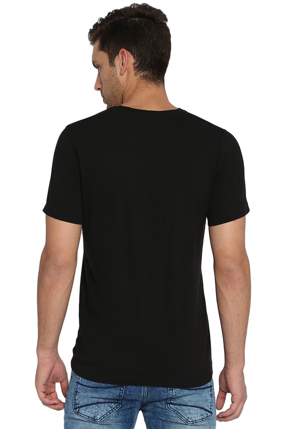 BASICS MUSCLE FIT V NECK T SHIRT