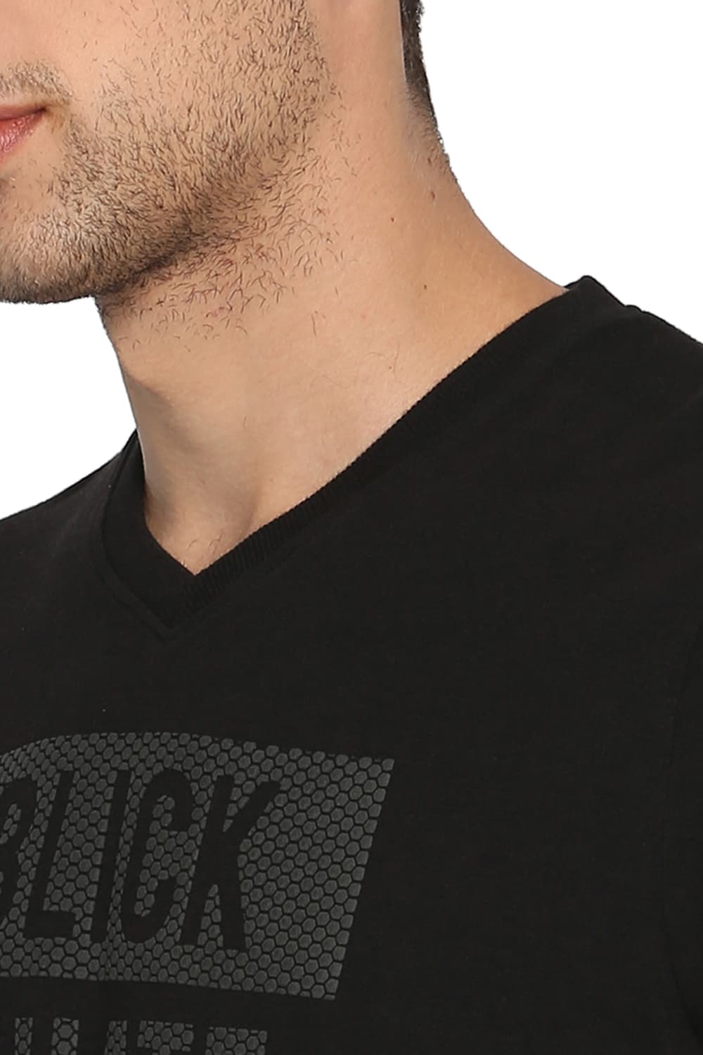 BASICS MUSCLE FIT V NECK T SHIRT