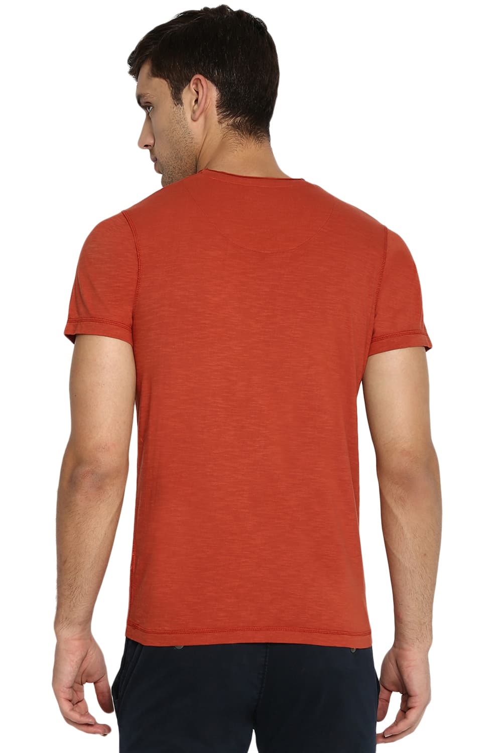 BASICS MUSCLE FIT V NECK T SHIRT