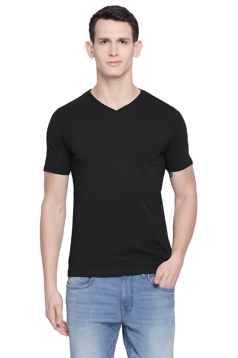 BASICS MUSCLE FIT V NECK T SHIRT