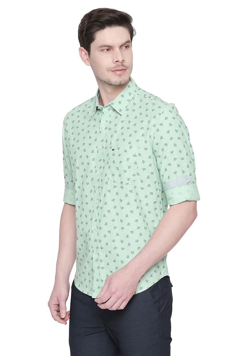 BASICS SLIM FIT MEADOW GREEN FIL A FIL PRINTED SHIRT