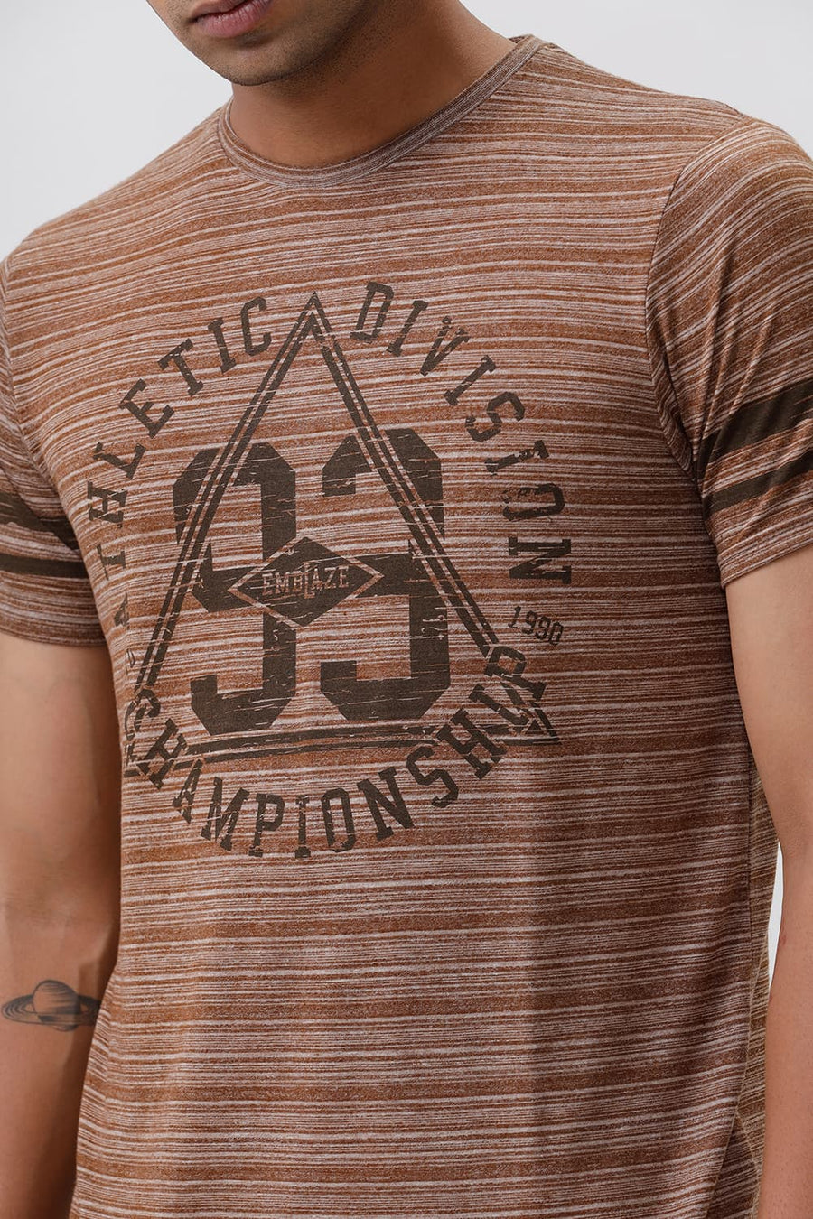 BASICS MUSCLE FIT COFFEE LIQUOR CREW NECK T SHIRT