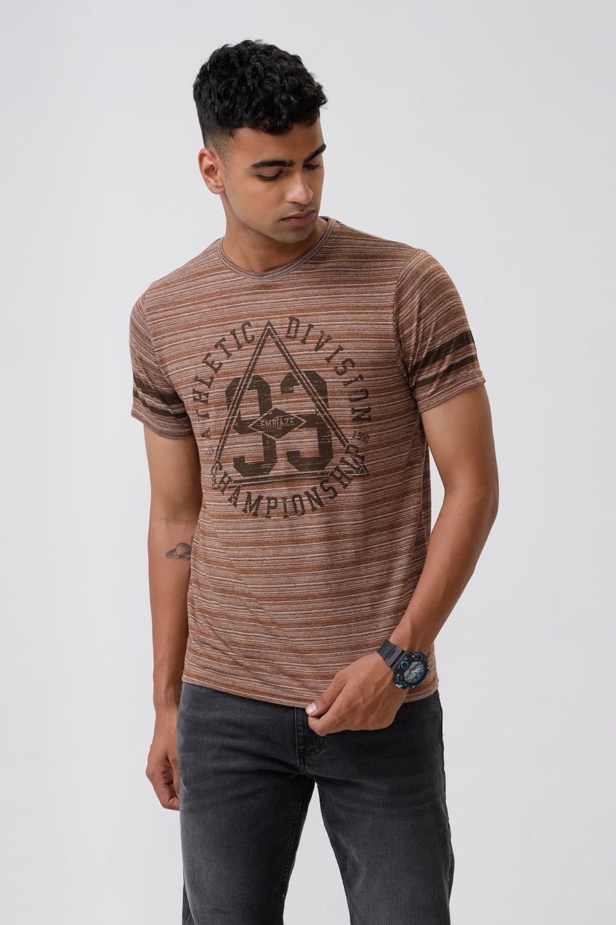 BASICS MUSCLE FIT COFFEE LIQUOR CREW NECK T SHIRT