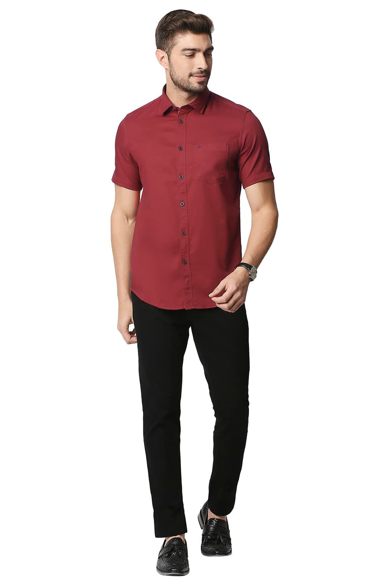 BASICS SLIM FIT HERRINGBONE HALFSLEEVES SHIRT