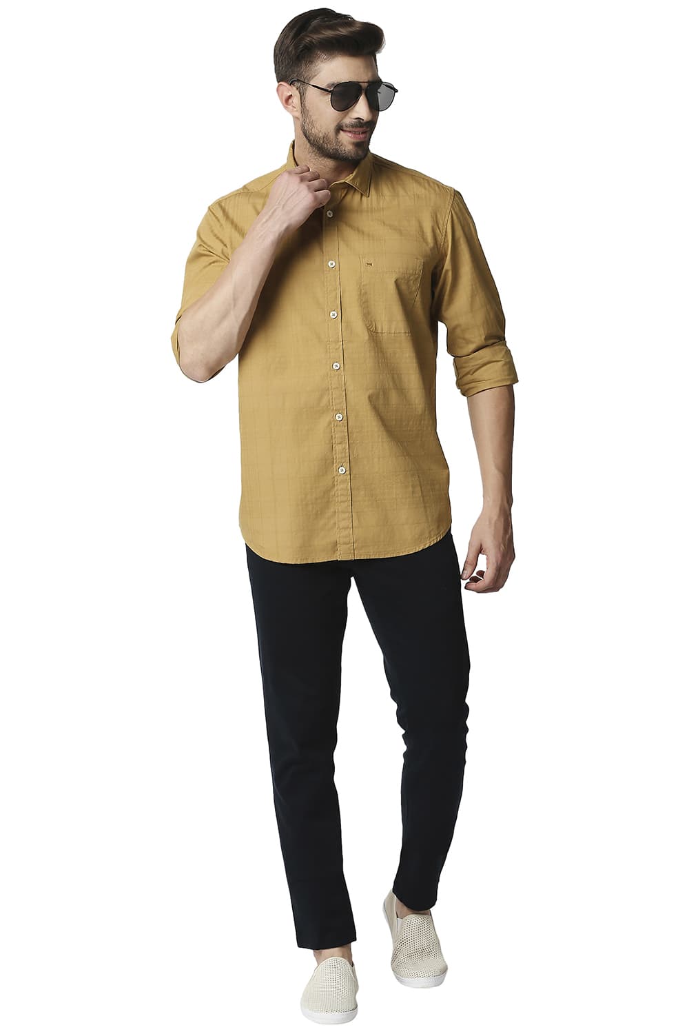 BASICS SLIM FIT DOBBY CHECKS SHIRT