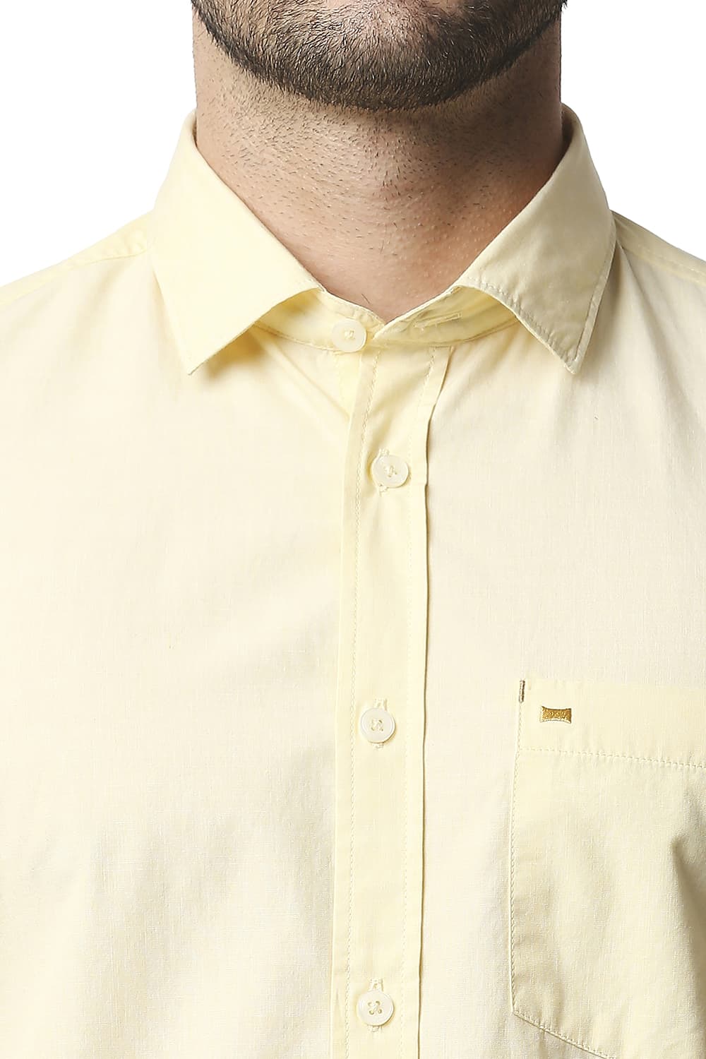 BASICS SLIM FIT FIL-A-FIL HALFSLEEVES SHIRT