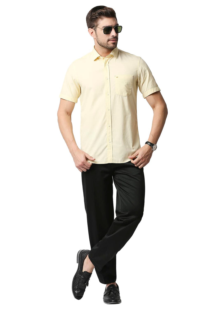 BASICS SLIM FIT FIL-A-FIL HALFSLEEVES SHIRT